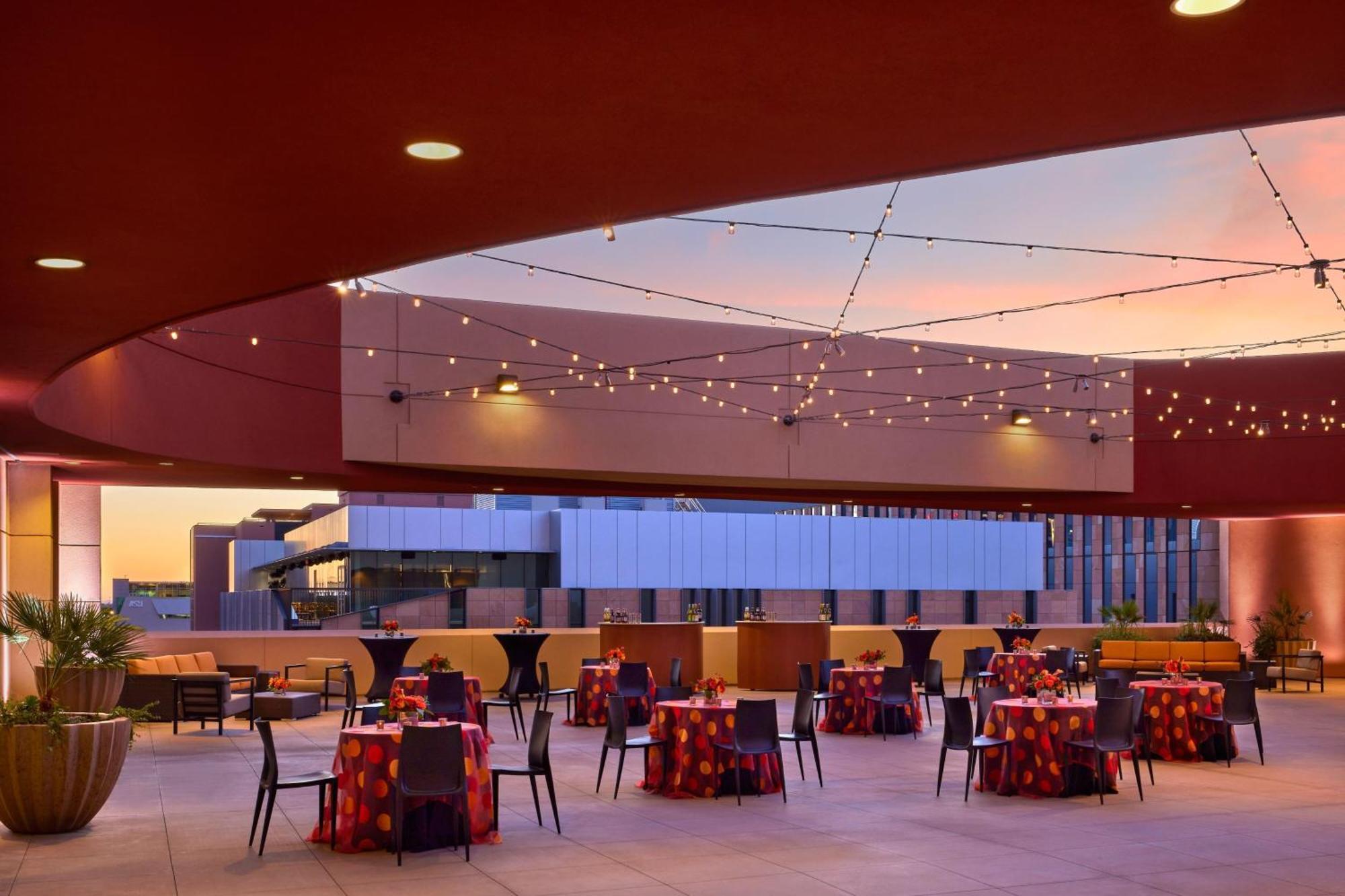 Sheraton Phoenix Downtown Exterior foto